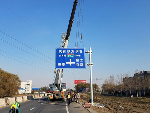 商丘商丘道路护栏网网片该如何进行正确的选购呢？